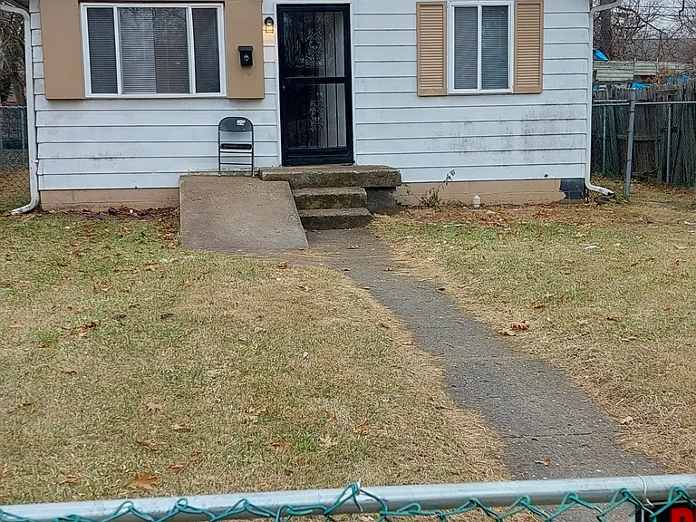 3142 N Gale St — Photo 2