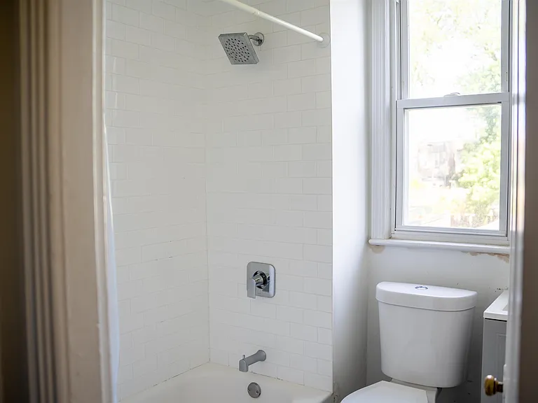294 Clerk St #1 — Photo 12