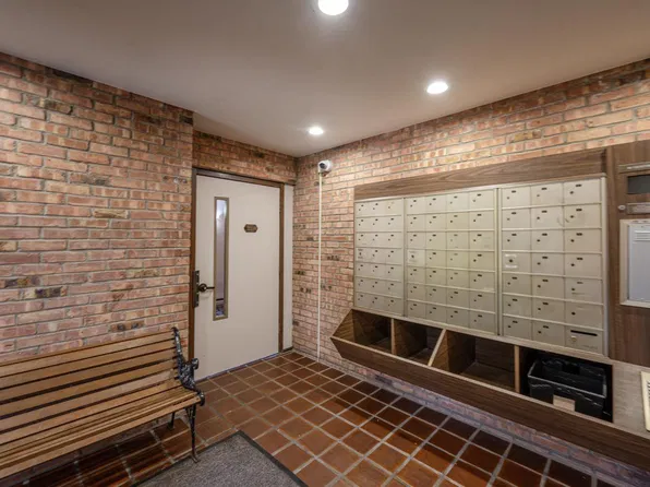1906 E Shorewood BOULEVARD #354, Shorewood, WI 53211
