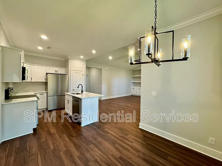 1121 Echo Dr NE — Photo 9