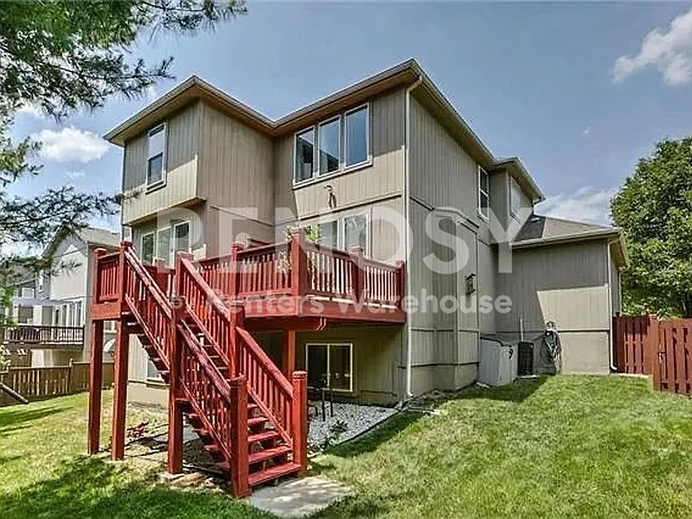 15861 Linden St — Photo 38