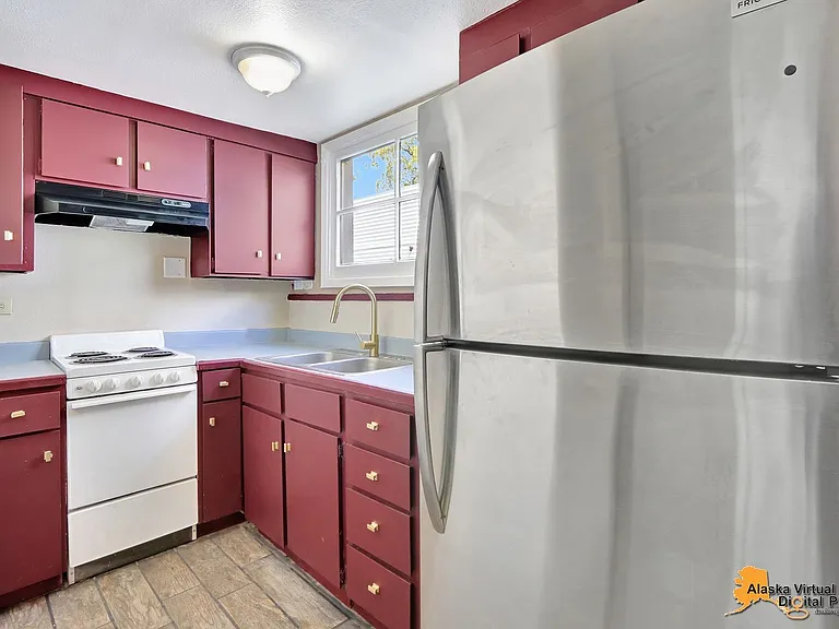 1335 Hyder St — Photo 32