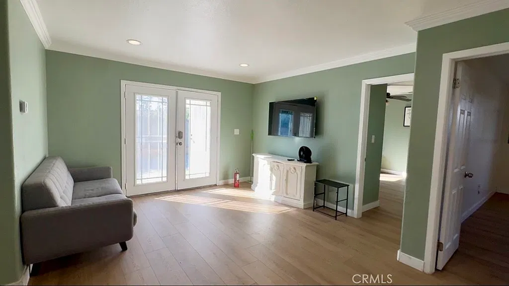 4 bed, 1300 sqft, $3,600 — Photo 4