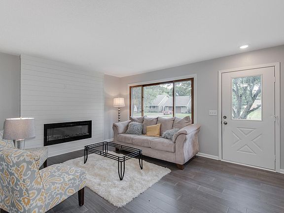 3rd image of 5481 Fisher St