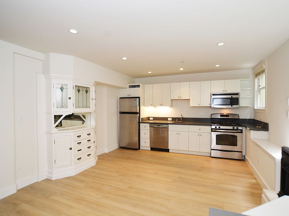 1st image of 867 Fell St #A