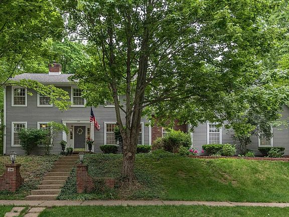 2nd image of 2349 E Linden Hill Dr