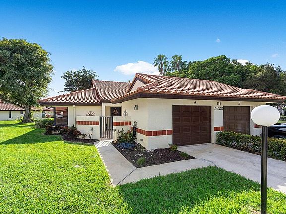 4th image of 5328 Fig Palm Way #A