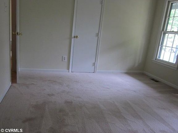 4th image of 7011 Mason Run Dr