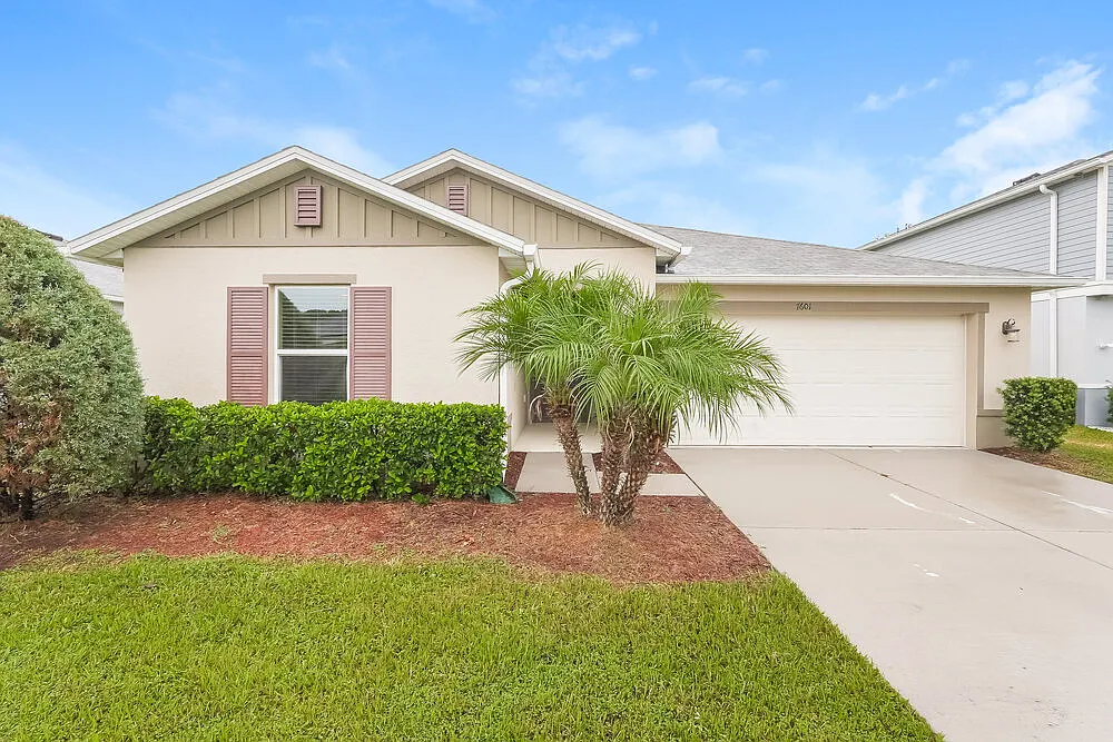 3 bed, 2.0 bath, 2169 sqft, $2,015 — Photo 1