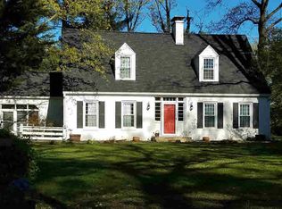 14 Orchard Dr, Centralia, IL 62801