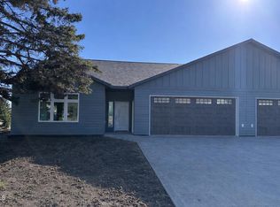 117 3rd St, Riverdale, ND 58565