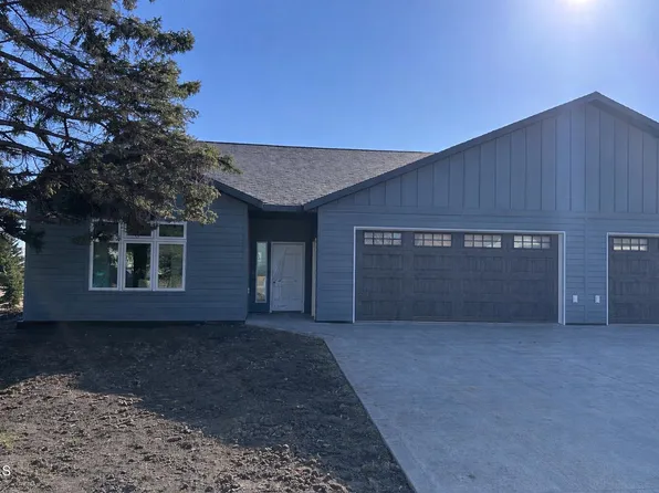 117 3rd St, Riverdale, ND 58565