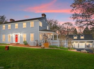 7 Wendy Way, Glen Gardner, NJ 08826