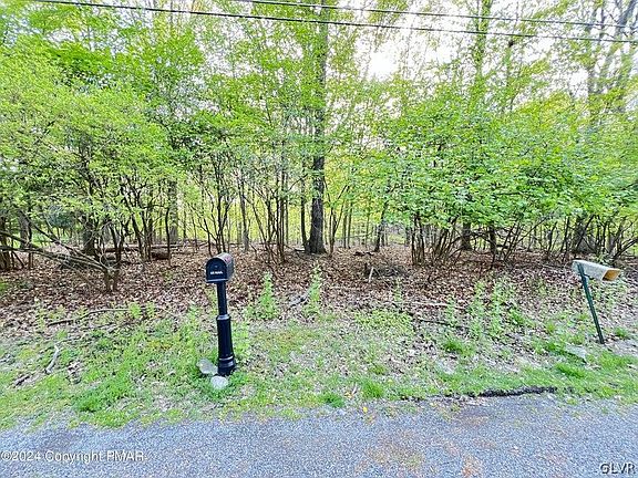 2nd image of 17 Lenape Dr