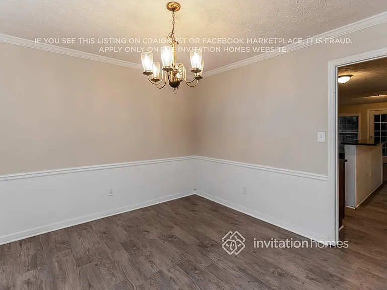 1591 Willow Blf — Photo 9