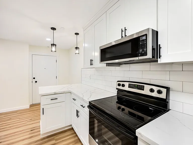 Belcourt Apartments — Photo 10