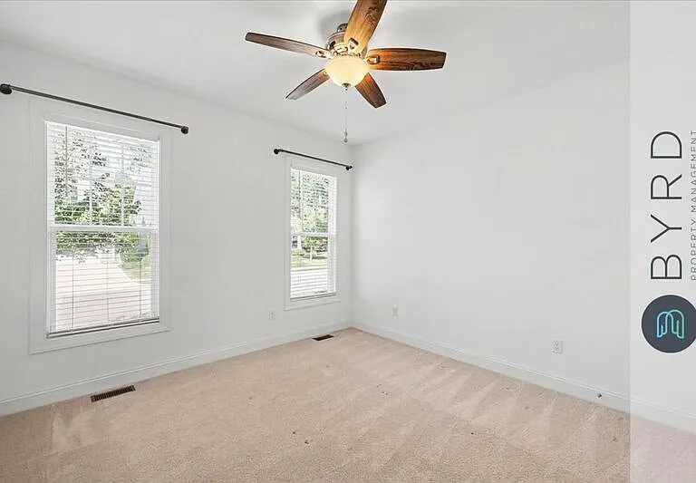 9001 Sharpe Ct — Photo 7