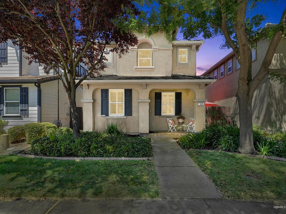 1st image of 3224 Paumanok Way