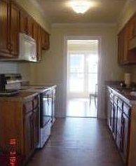 5th image of 403 Arbor Dr