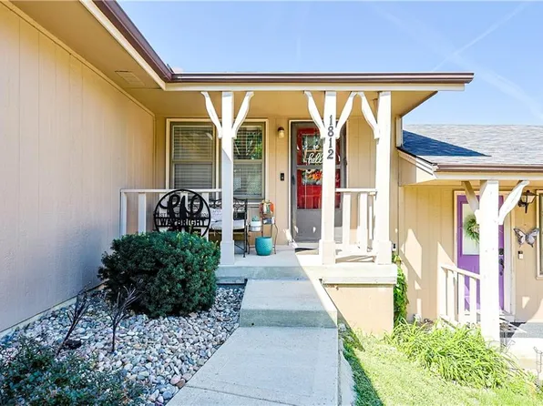 1812 Buckingham St, Saint Joseph, MO 64506