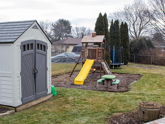 5th image of 2222 N Huron Dr
