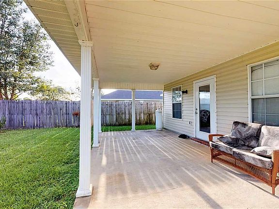 5th image of 2325 Bur Oak Dr
