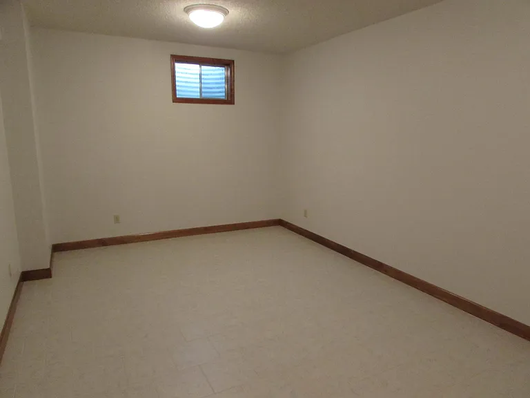 North basement bedroom