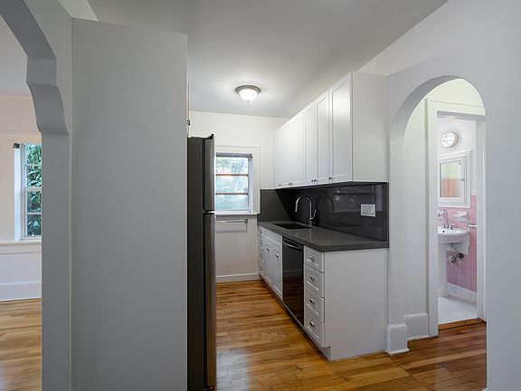 4th image of 4342 Sheridan Ave APT 5