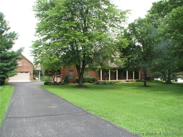 5757 S Skyline Drive, Floyds Knobs, IN 47119