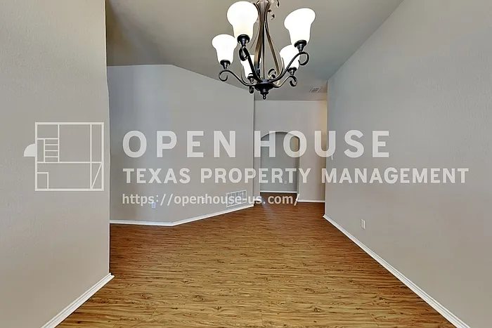 5561 Spring Ridge Dr — Photo 8