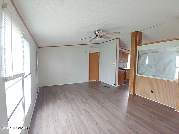 3rd image of 1066 Poydras Pl