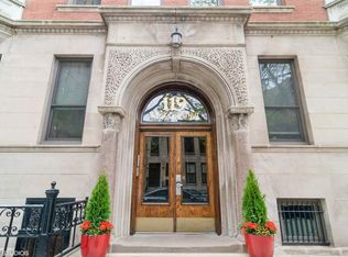 119 W Chestnut St, Chicago, IL 60610
