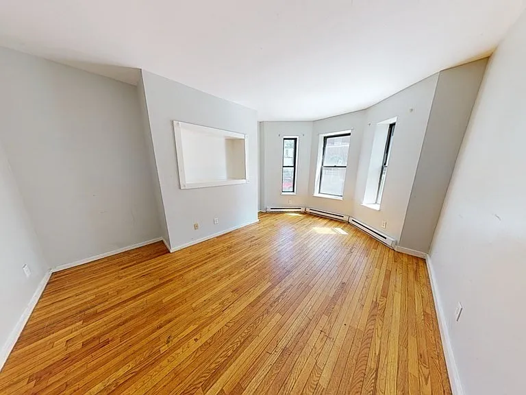 2 Moreland St #1 — Photo 8