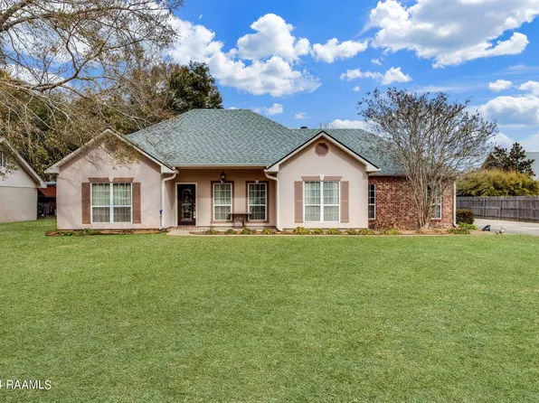 303 E Fairfield Dr, Broussard, LA 70518