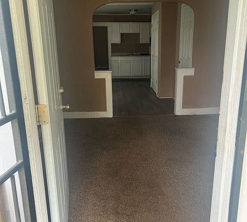 3rd image of 1327 E Bradbury Ave #1327