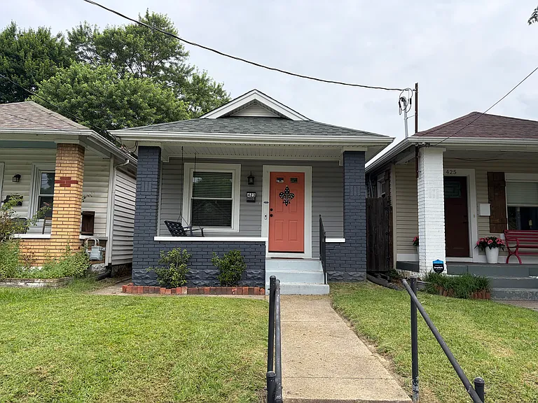 423 E Brandeis Ave — Photo 1