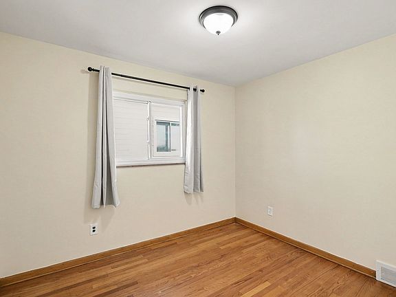 5th image of 8059 Edward Ave