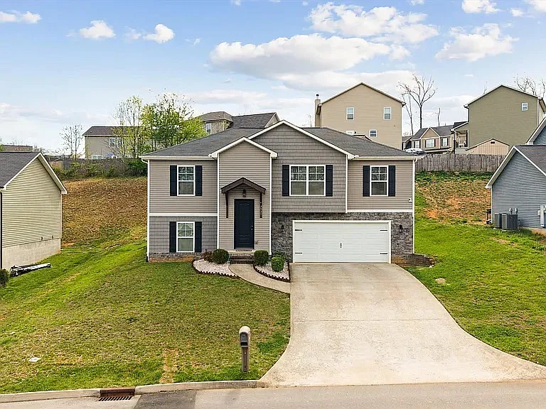 7931 Poplar Grove Ln — Photo 2