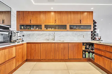 7000 Blvd East, #32C