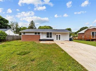 306 N 8th Ave, Mayodan, NC 27027