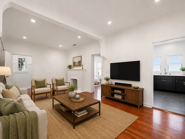1315 N Hayworth Ave #3/4 — Photo 1