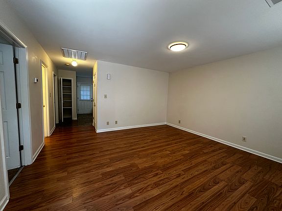 4th image of 350 Caudell Dr