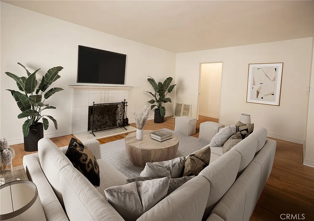3 bed, 1140 sqft, $5,100 — Photo 2