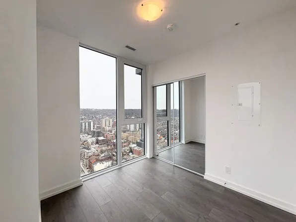 75 James St S, Hamilton, ON