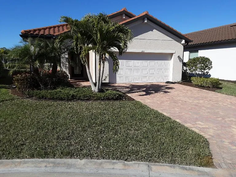 1611 Parnell Ct — Photo 1