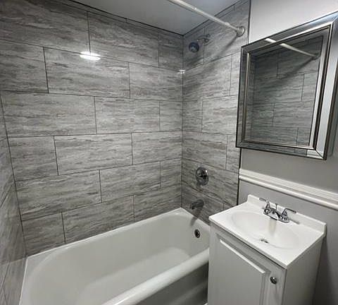 2nd image of 757 Leavenworth St APT 204
