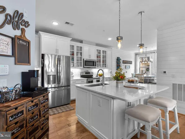 23631 Havelock Walk Ter Unit 207, Ashburn, VA 20148