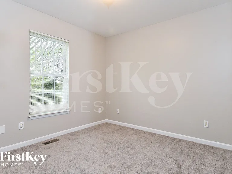 203 Bingham St — Photo 8
