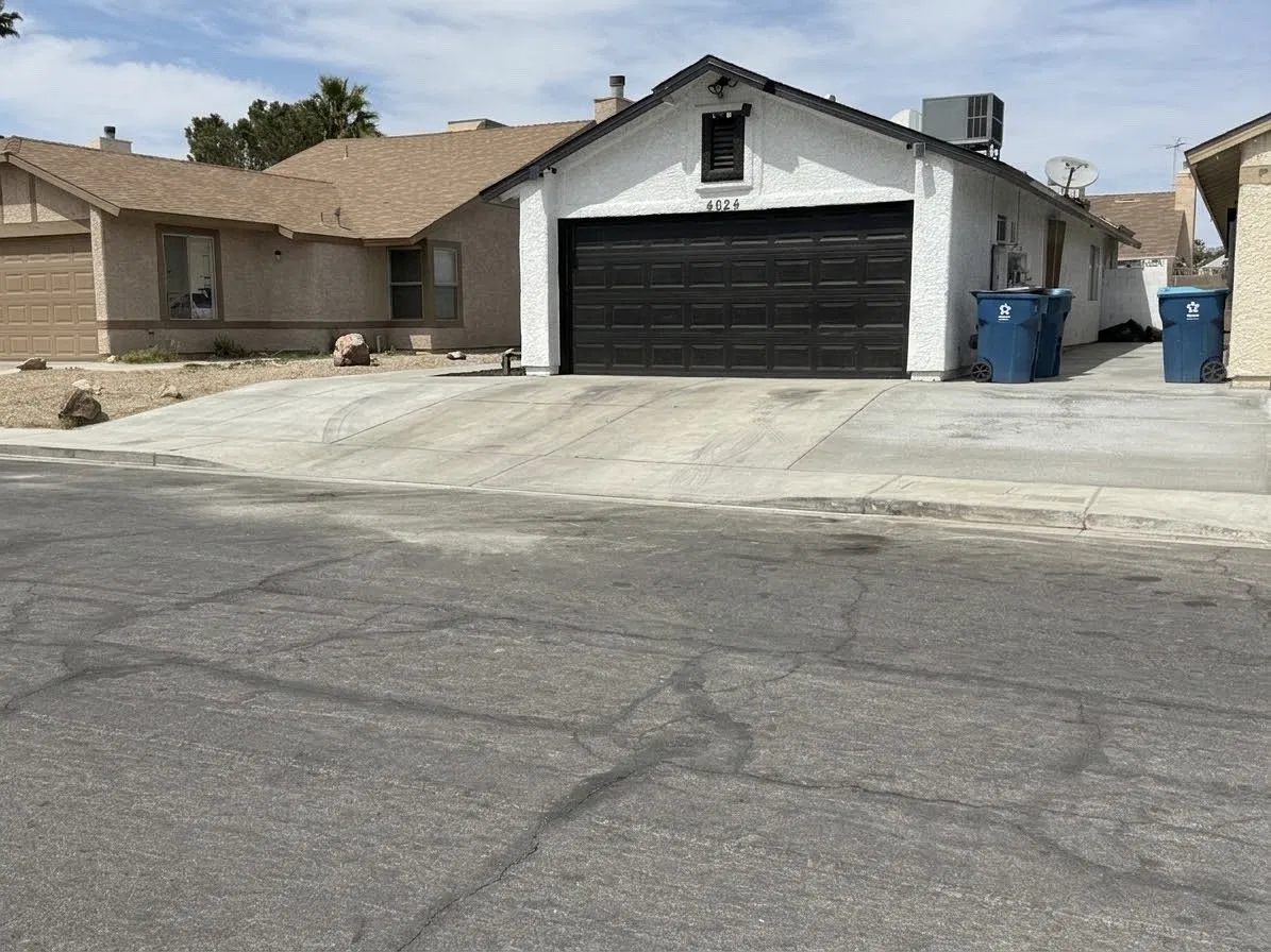 3 bed, 1115 sqft, $2,200 — Photo 2