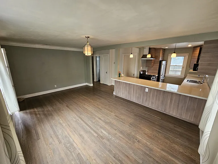 735 S Homer St — Photo 5